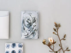 Japanische Vase Act/ Hallucination, Weiß -Besteckladen japanische vase act hallucination weiss 1