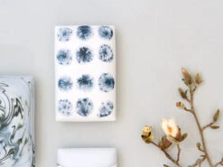 Japanische Vase Act/ Scab, Weiß -Besteckladen japanische vase act scab weiss 1